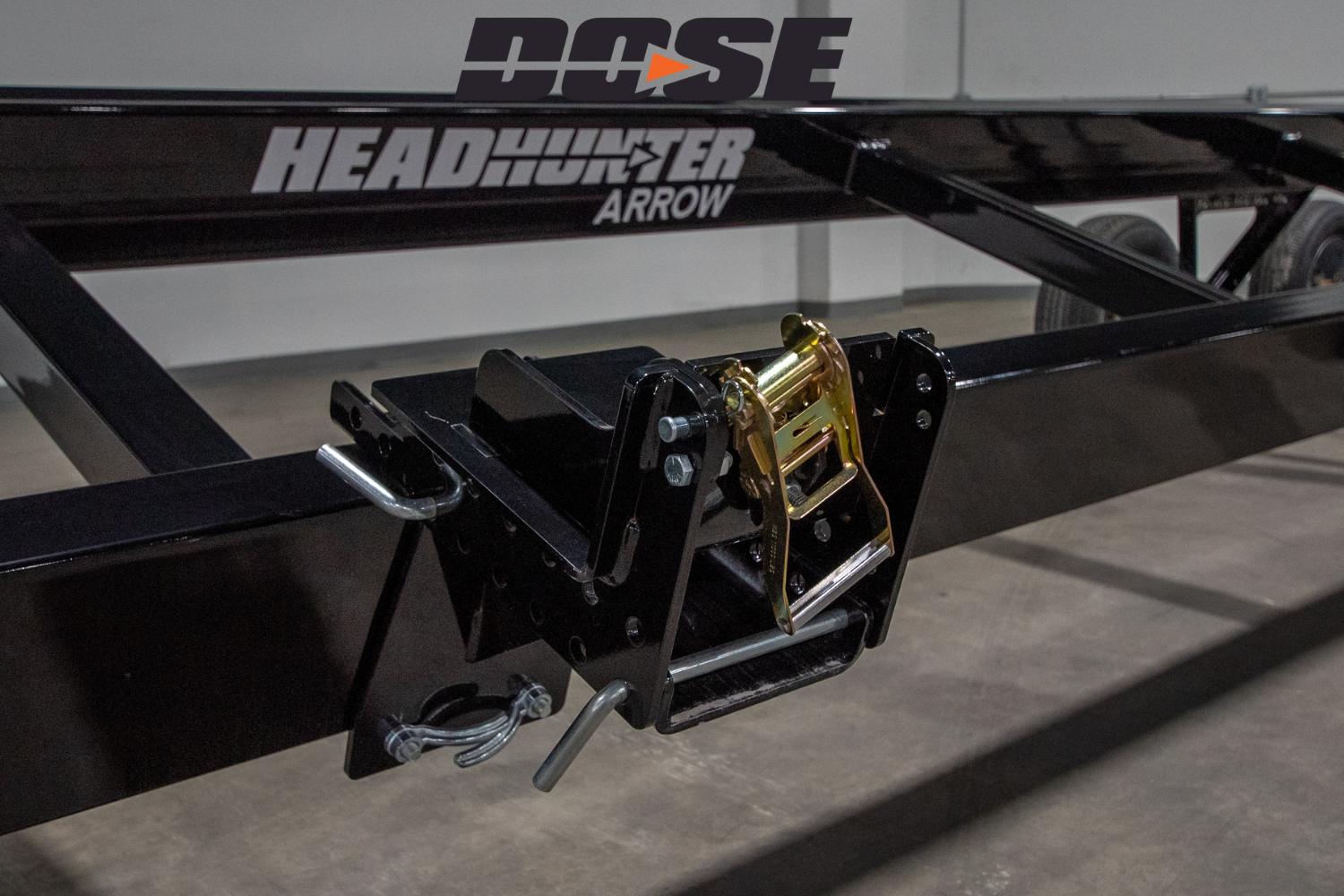 Dose Headhunter Arrow Header Trailer Saddle